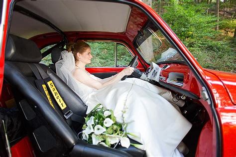 Und welcher frau macht es nicht mal spaß, sich die tollen kreationen genauer anzusehen? Happywedding - Hochzeitsfotos am Schloß Ehreshoven