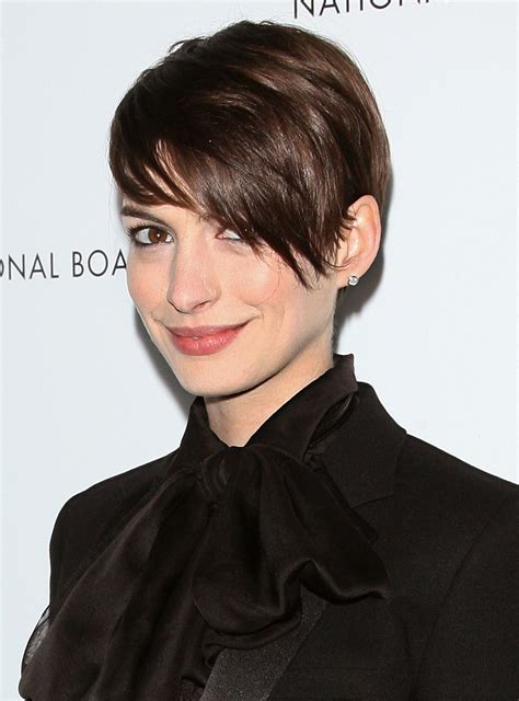 Two Tricks That Ll Give You Anne Hathaway S Sexy Rock Star Hair Texture