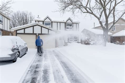 4 Tips For Clearing A Driveway Full Of Snow Heattrak
