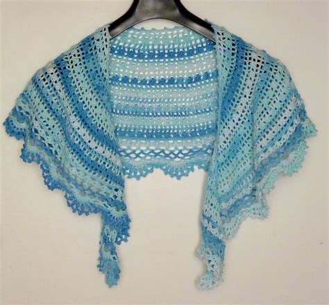 Knitting patterns for crescent shaped shawls. 124 best images about Crescent moon on Pinterest | Nancy ...