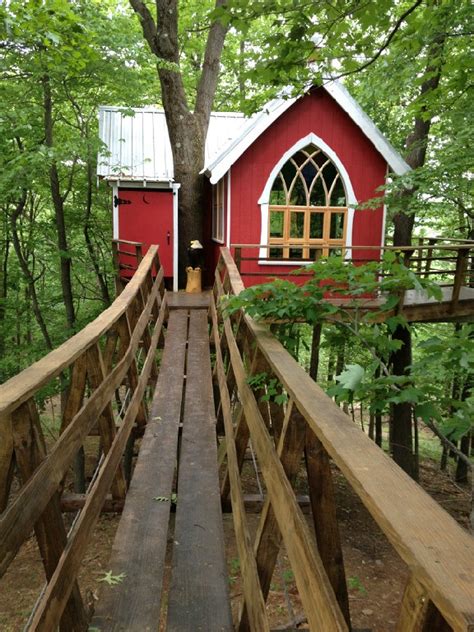 awesome mohican treehouses  located  ohio