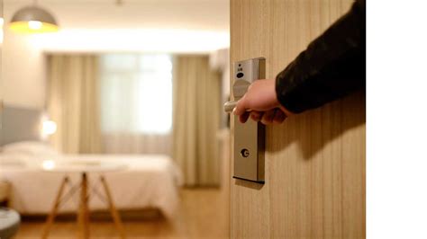 How Do Hotel Key Cards Work Hotel Access Control Explained