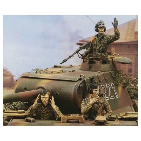 135 Resin Figure Model Kit German Soldiers Panzer Crew No Tank Wwii
