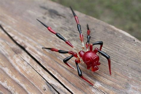Etsy Artist Creates Realistic Glass Spiders 11 Images Glass Blowing Spider Hand Blown Glass