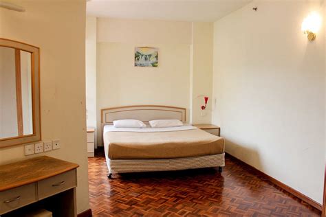 Itu je satu tu hotel kerajaan, satu lagi baru hotel biasa. Star Regency Hotel