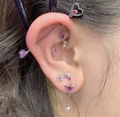 𝐦𝐨𝐫𝐞 𝐚𝐧𝐢𝐦𝐞𝐠𝐟𝟔𝟗 Cool Ear Piercings Earings Piercings Ear Jewelry