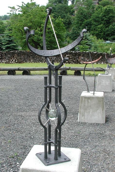 Maybe you would like to learn more about one of these? Wollen Sie auch eine Sonnenuhr im Garten haben?