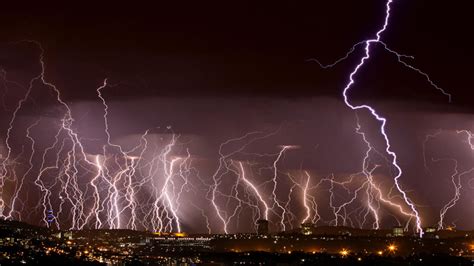 Lightning Strikes Kill Nearly 120 In Powerful Thunderstorms Signs Of