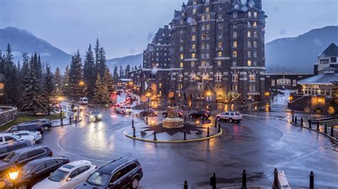 Time Lapse Of Banff Springs Hotel In Banff National Park Youtube