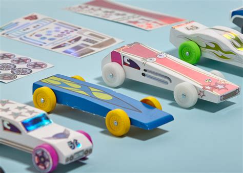 Max out your pinewood derby car's weight at 5 ounces and make sure the heaviest whether your family is new to the pinewood derby or you have an experienced cub scout, here are my scout's secrets for building a fast pinewood. Next big thing in Pinewood Derby: black lights and glow-in ...