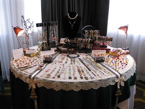 Craft Show Table Display | Craft Show Table Display Round Ta… | Flickr