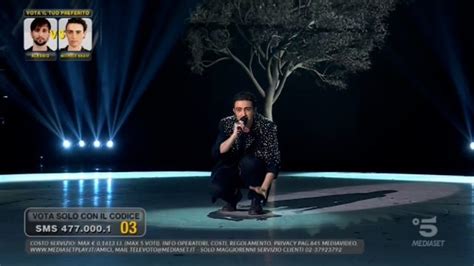 Michele morrone do it like that (dark room 2020). Amici Speciali Finale, 5 giugno 2020, diretta della puntata