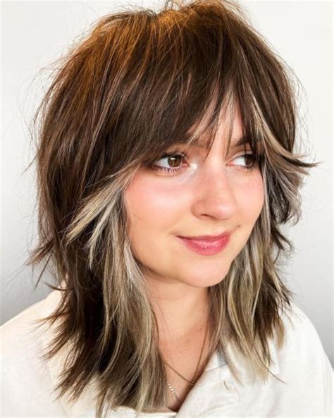 30 Feathered Hair Ideas For A Stylish Look