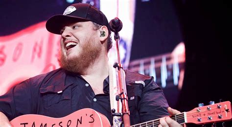 Luke Combs Sings Six Feet Apart For Cmt Celebrates Our Heroes Performance