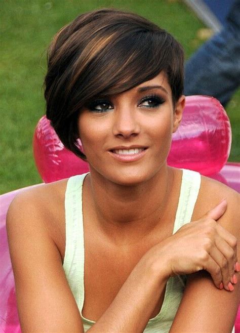 24 Fun And Sexy Short Brown Hairstyles 2021 Dark And Light Brown Brunette Styles Weekly