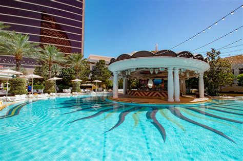 The Ultimate Guide To Las Vegas’ Sexiest Topless Pools And How To Behave