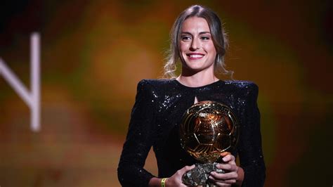 Lespagnole Alexia Putellas Fc Barcelone Remporte Le Ballon Dor