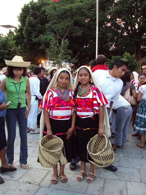 Dsc Traje Tipico De Tlaxiaco Oaxaca Regi N Mixteca Flickr