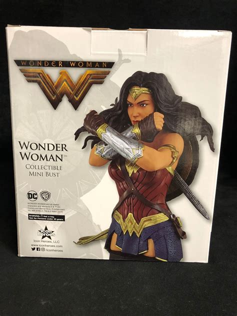 Limited Edition Wonder Woman Collectible Mini Bust 05211000