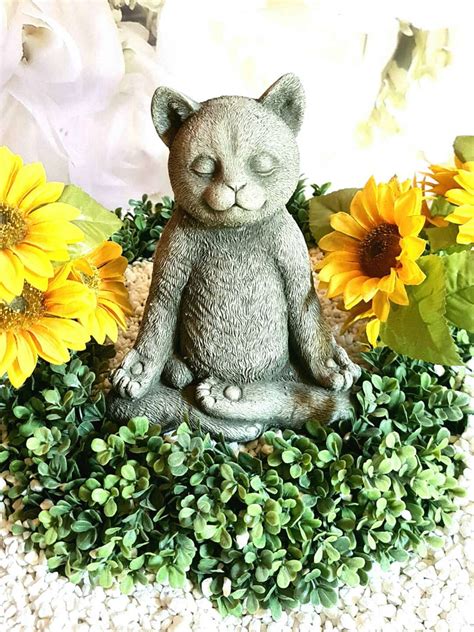 Meditating Cat Tj Home And Garden Ornaments Ltd