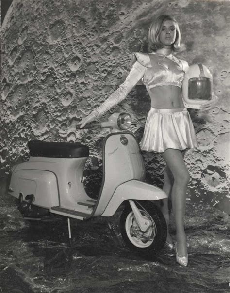 28 Fascinating Black And White Photos Of Lambretta Adverts From The