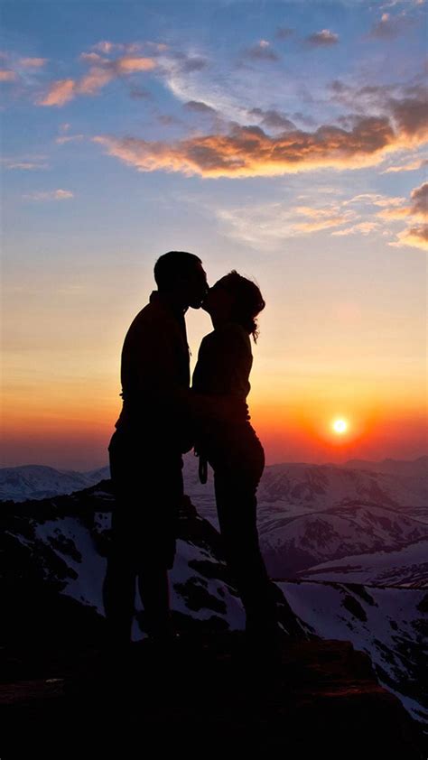 Lover Couple Sunset Snowy Mountain Top Outlines Iphone 6 Wallpaper