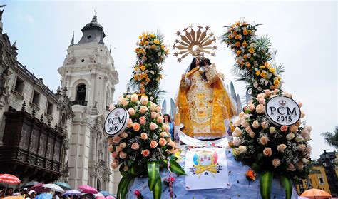 Virgen de la candelaria en su camarín. Enjoy the Fiesta de la Virgen de la Candelaria! - The Hotel Specialist