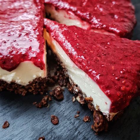 Kuchen ohne zucker und süßstoff. zuckerfreie Torte mit Himbeeren, Joghurt und Müsliboden ...