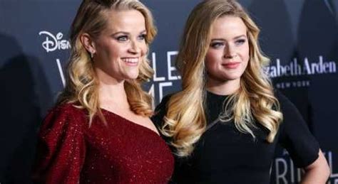 reese witherspoon and lookalike daughter ava don t think they re