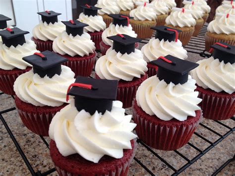 Graduation cupcakes! | Graduation cakes, Graduation party cake, Graduation cupcakes diy