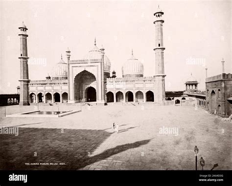 Delhi Jama Masjid Women Hi Res Stock Photography And Images Alamy