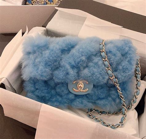 Select Outfit 🕊 On Instagram This Chanel Bag Is Perfect In 2020
