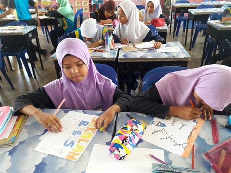 Hari ini di sekolah diadakan pelancaran minggu anti dadah.beberapa aktiviti diaadakan iaitu pertandingan mewarna tahap 1 dan menulis esei tahap 2.ceramah anti dadah telah disampaikan oleh kaunselor sekolah iaitu pn.kamilah. PORTAL PENDIDIKAN PENCEGAHAN DADAH (PPDa) SEKOLAH KLUSTER ...