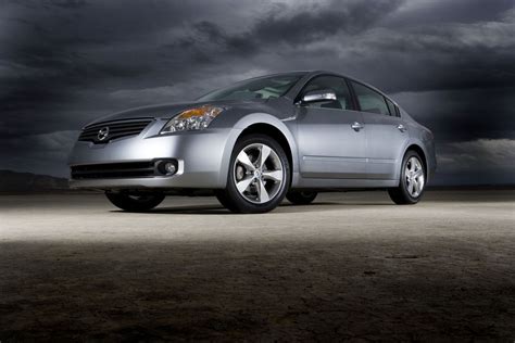 2007 Nissan Altima Hybrid Blends Great Performance Style And Fuel