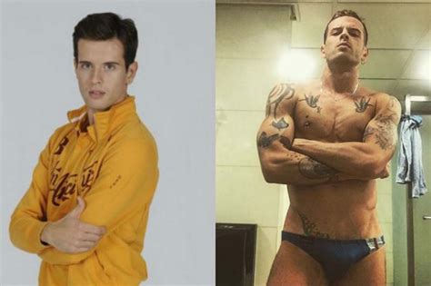 Come assistente e maître de ballet di roland petit ha curato le coreografie per diverse. "È gay", l'ex ballerino di Amici Vito Conversano presenta ...
