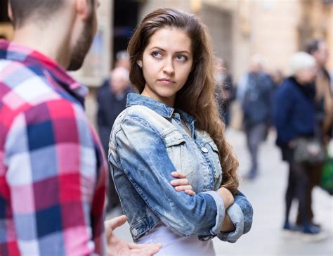 A Psychologist Reveals 5 Early Warning Signs Youre Dating A Narcissist Hack Spirit
