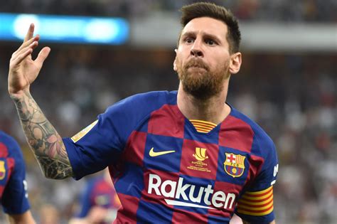 At home, everybody was crazy about football: La condición de Messi para seguir en Barcelona ...