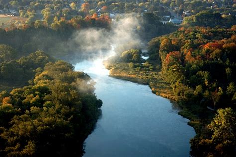 The valley sides are steeper and the valley floor flatter after the ice melts. Great Lakes-St. Lawrence Lowlands - The Physical Regions ...