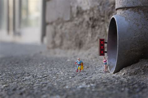 Le Street Art Miniature De Slinkachu Sur Strip Art Le Blog