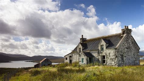 Scotland set to woo new generation of crofters - Farmers ...