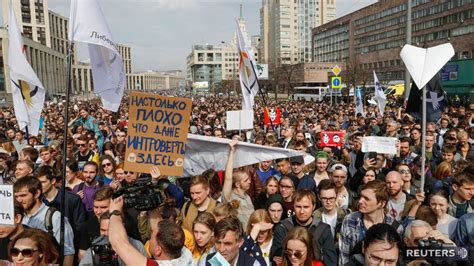 V Moskve Protestujú Proti Obmedzeniu Slobody Internetu Tisíce ľudí