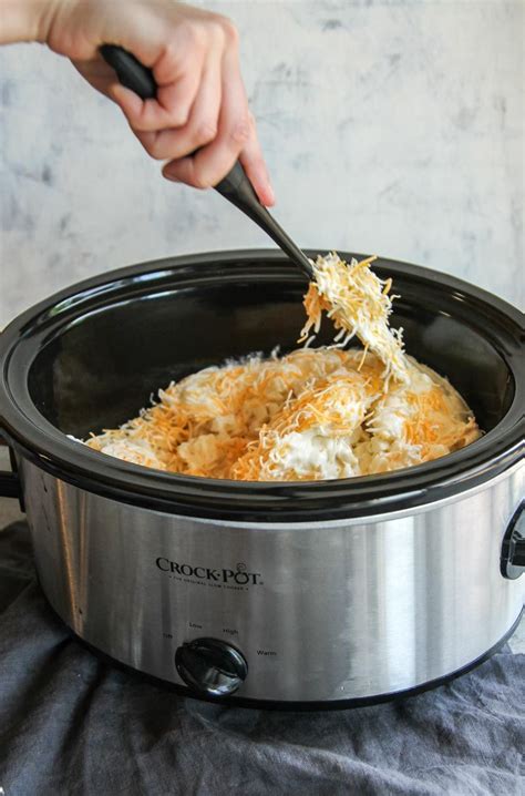 The first few times i made this i used extra sharp cheddar and parmesan cheeses and we thought it. 5 Ingredient Slow Cooker Cheesy Potatoes | Recipe | Potato ...
