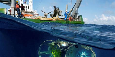 The core of the gulf stream current is about 90 km wide and has peak velocities of greater than 2 m/s (5 knots). First Gulf Stream ocean current energy farm 'by next year ...