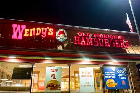 The menu is simple and has your burger.. Fast Food Restaurants Open On Thanksgiving 2020 - Where ...