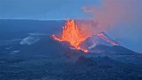 Watch Hawaiis Mauna Loa Volcano Eruption Live On Usgs Webcam Videos From The Weather Channel