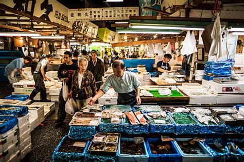 4900 Fish Market Fishmonger Stock Photos Pictures And Royalty Free