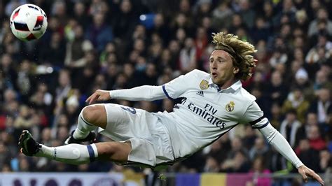 Real Madrid Luka Modric Récupère Le Numéro 10 Après Le Départ De