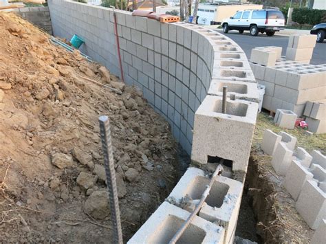 How to Build a Concrete Block Wall - Part 2 - Home Fixated