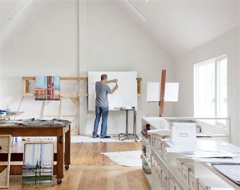 How is the interior of an artist's studio? Can you imagine??? | Art studio at home, Art studio design ...