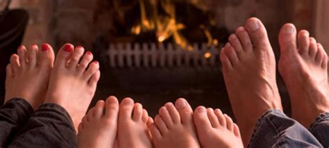 Podiatrist Provides Tips On Keeping Feet Warm